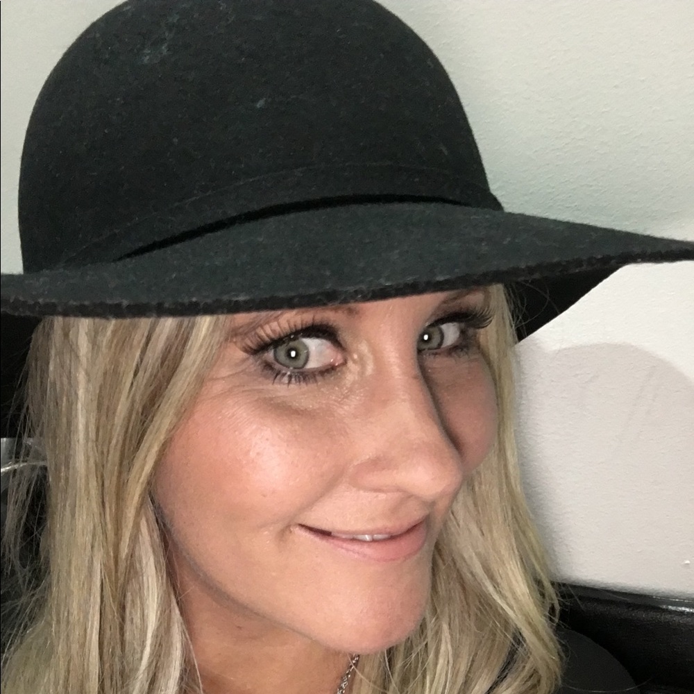 Meet your Posher, Amy